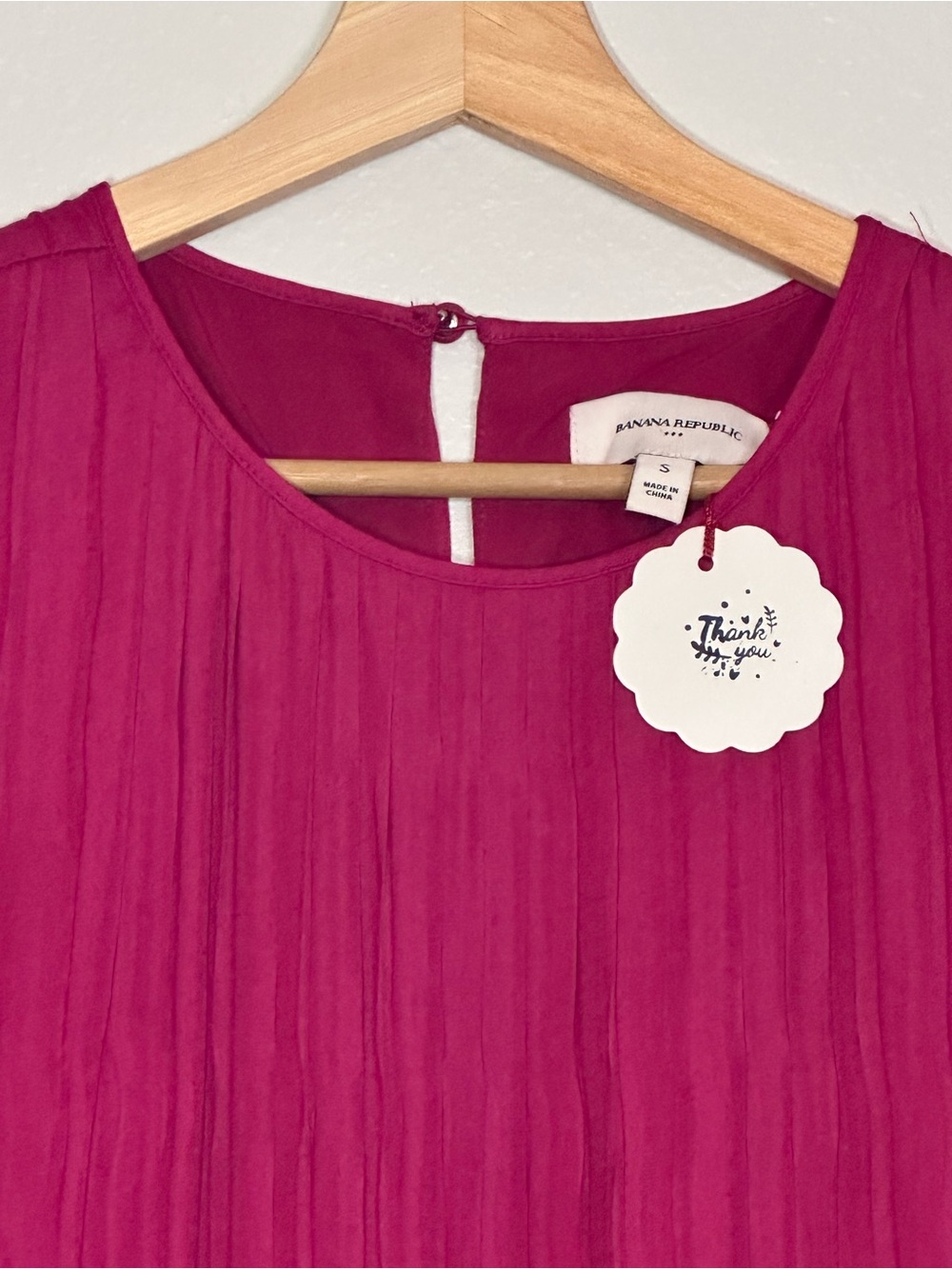Banana Republic Fuchsia Pleated Shell Blouse